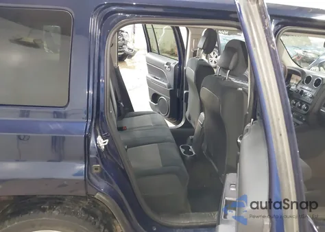 2017 Jeep Patriot Latitude 4X4 z USA, uszkodzony, nr VIN 1C4NJRFB2HD179856